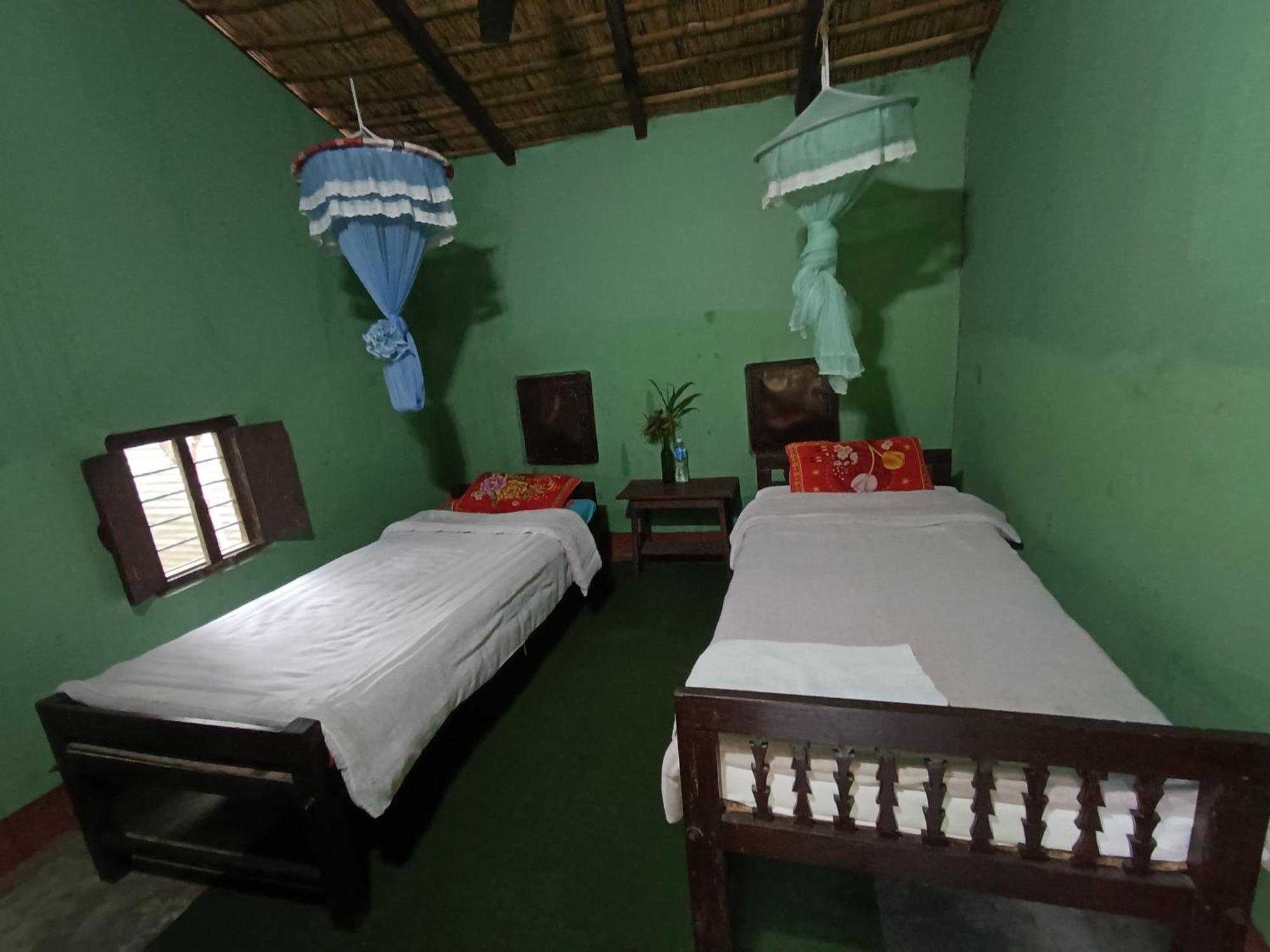 Hotel Crocodile Safari Camp Chitwan Pokój zdjęcie